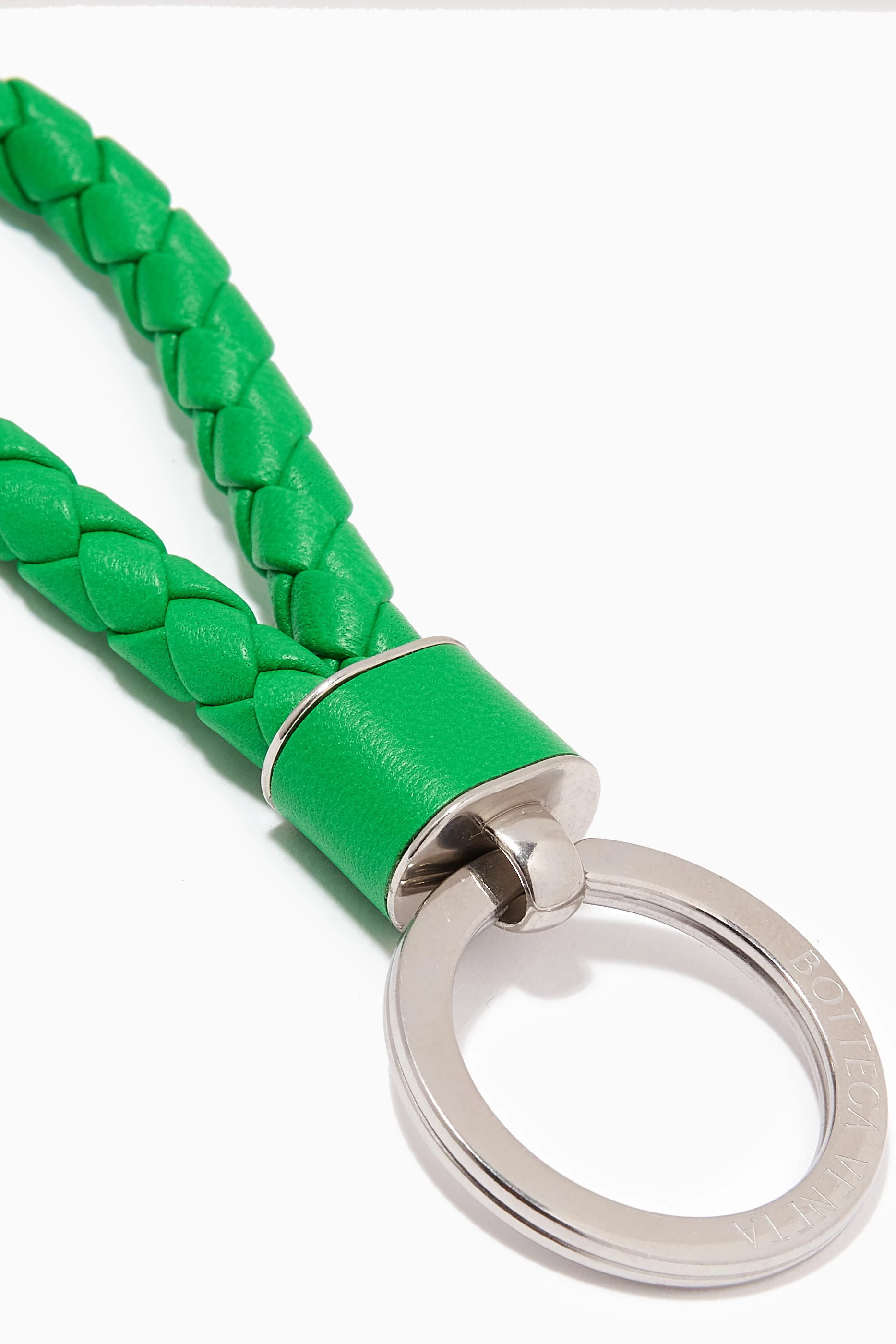 Buy Bottega Veneta Green Key Ring in Intreccio Leather for