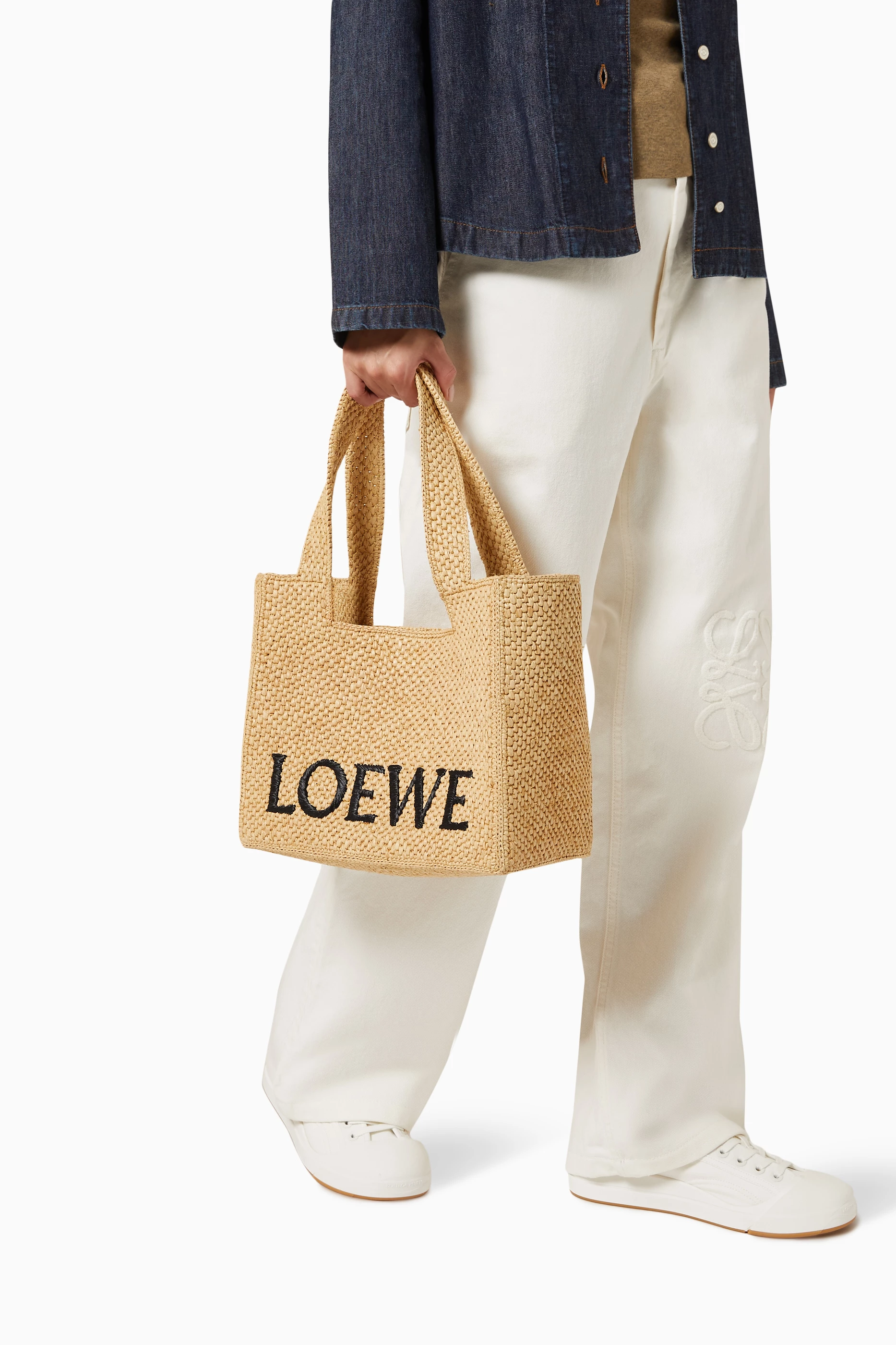 【LOEWE】Medium Logo Font Tote Bag in Raffia - Natural Loewe x Paula's Ibiza Font Medium Tote Bag in Raffia