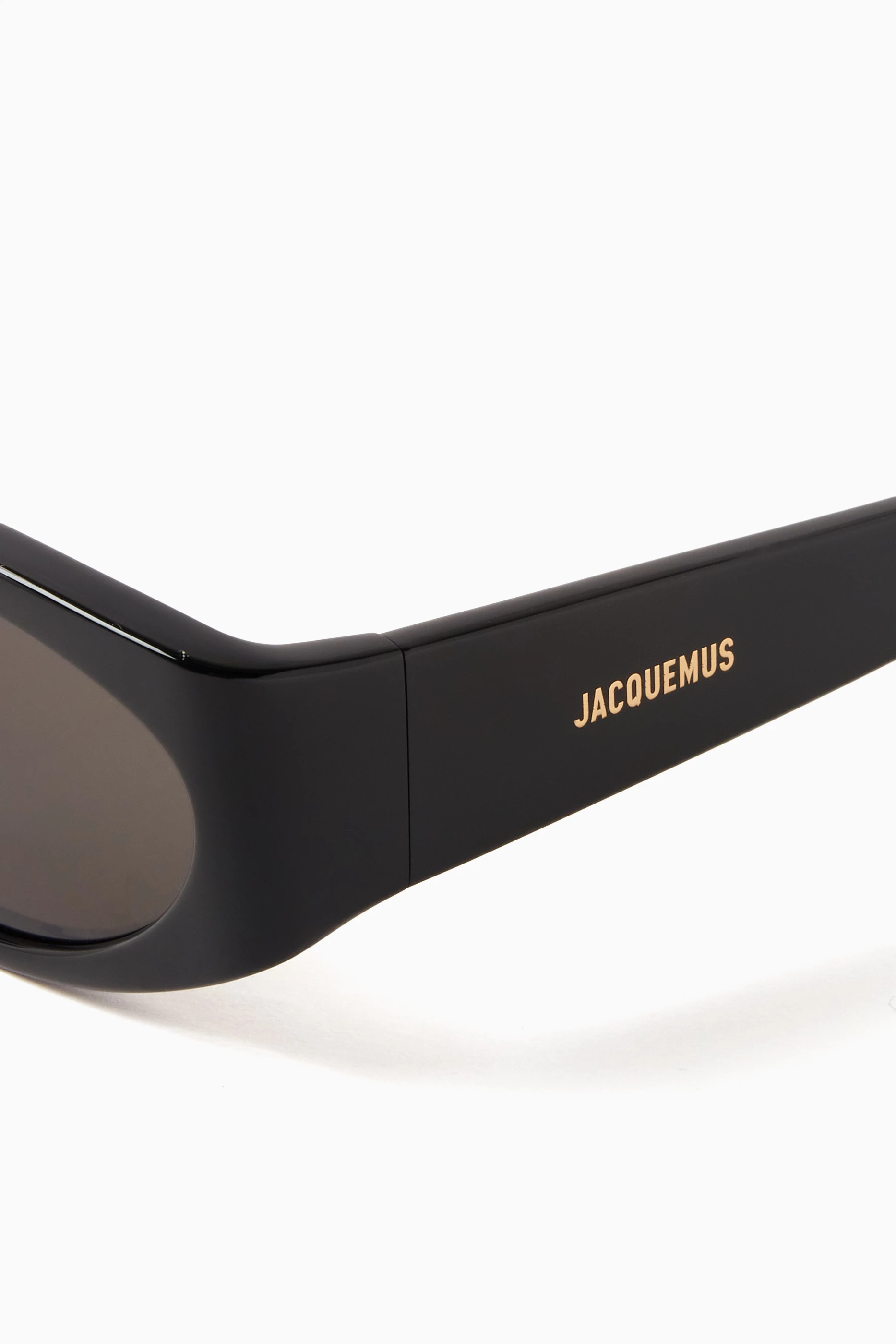 Buy Jacquemus Black Les Lunettes Ovalo Sunglasses in Acetate  display picture 1