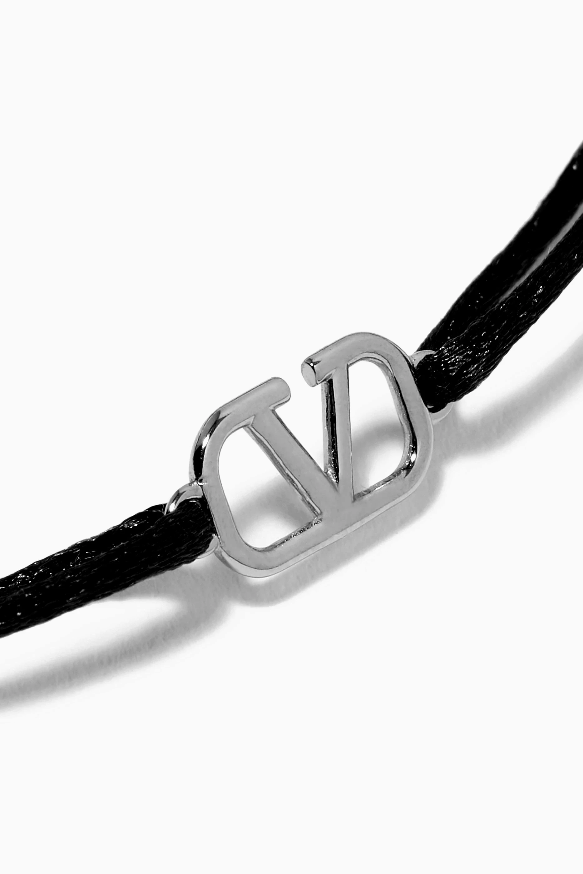 ブレスレット VALENTINO FW25 V LOGO (7Y2J0AG4 MET172) Valentino Garavani VLogo Signature Bracelet | Gold | FARFETCH