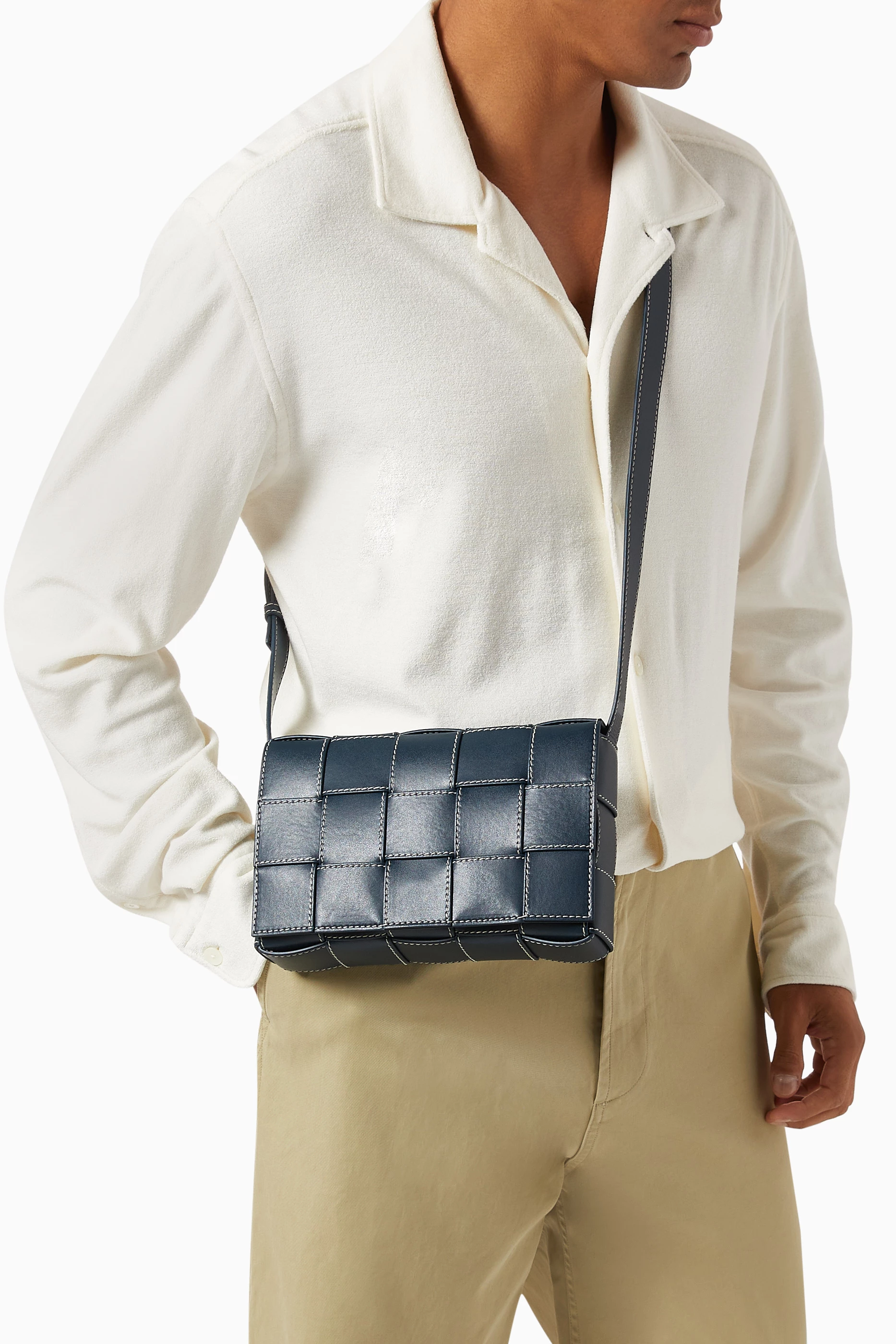 【関税込み】BOTTEGA VENETA CASSETTE MINI CROSSBODY BAG 2色 Bottega Veneta - Mini Cassette Pink Woven Leather Camera Bag