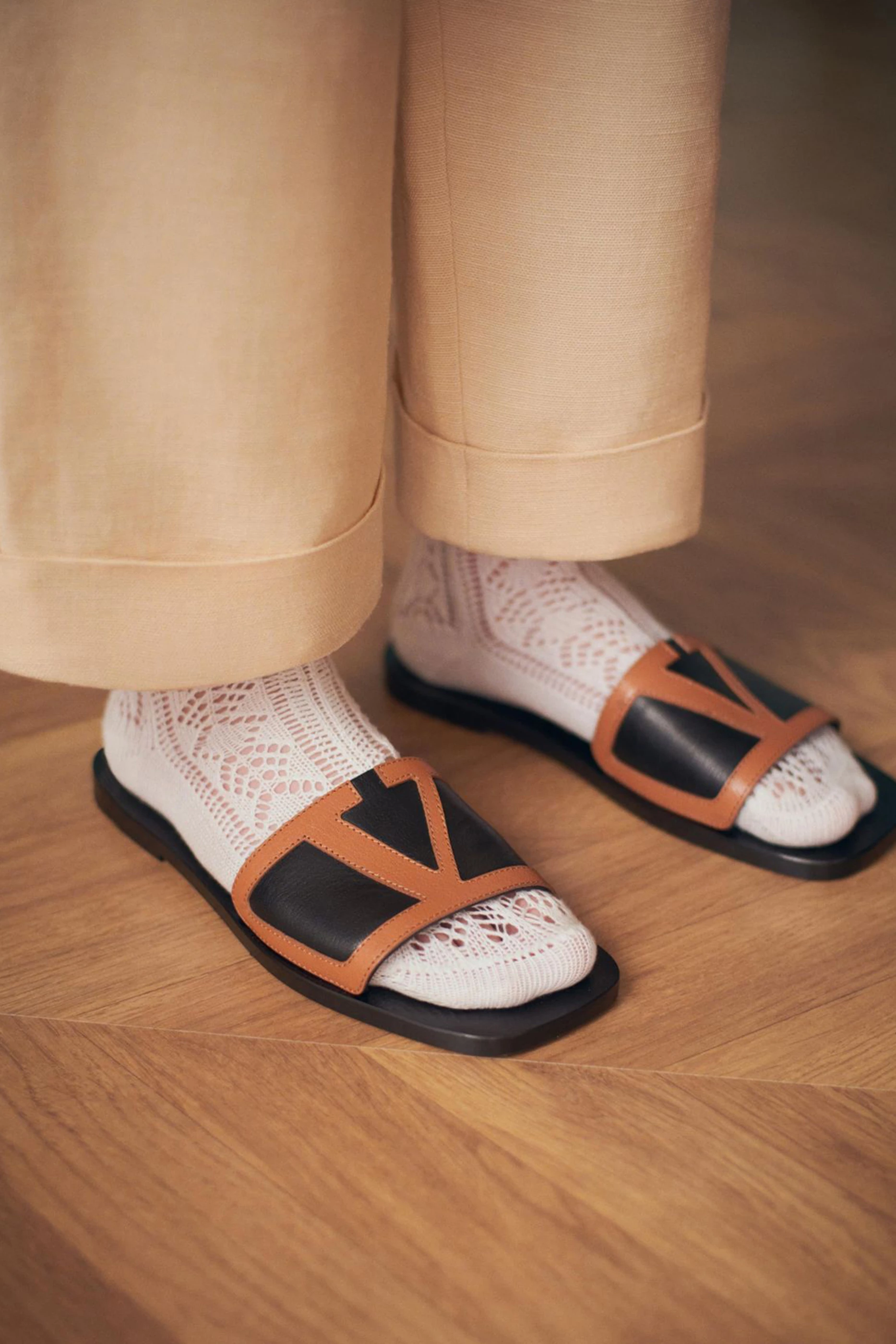 サンダル・ミュール VALENTINO GARAVANI VIVA SUPERSTAR BROWN CANVAS SLIDE SANDAL Viva Superstar Slide Sandal In Canvas Fabric And Nappa