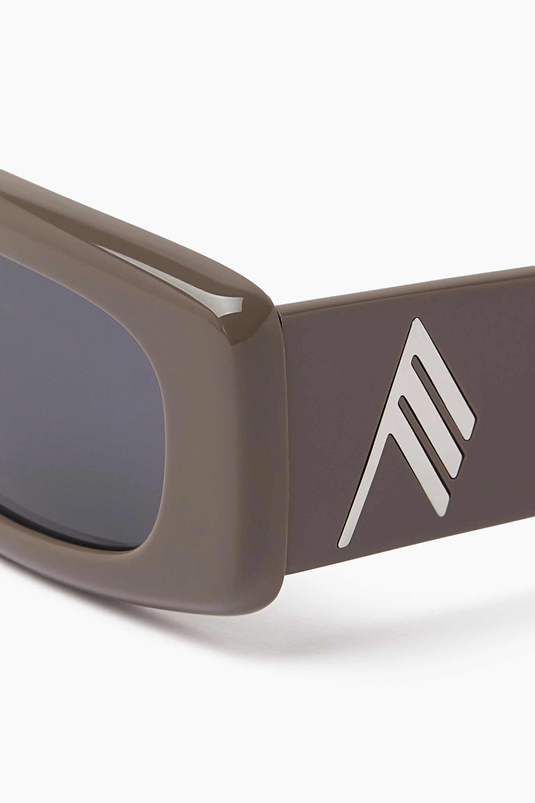 THE ATTICO x LINDA FARROW Mini Marfa Taupe Rectangular Sunglasses Buy The Attico Grey x Linda Farrow Mini Marfa Rectangle  main image 2