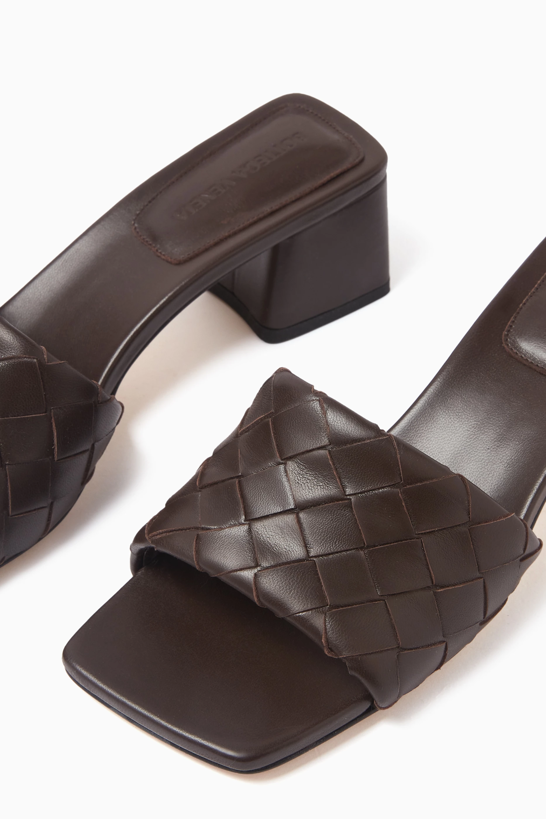 サンダル・ミュール Bottega Veneta Brown Leather Parco Mules Parco Intrecciato leather mules in brown - Bottega Veneta