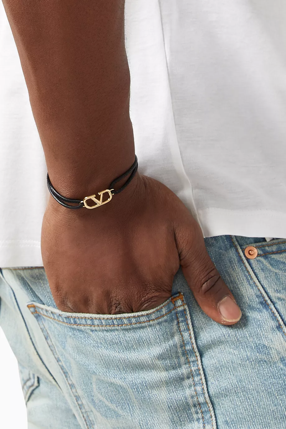 VIP【送料関税込】VALENTINO GARAVANI COEUR  BRACELET Buy Valentino Garavani Black Valentino Garavani VLOGO